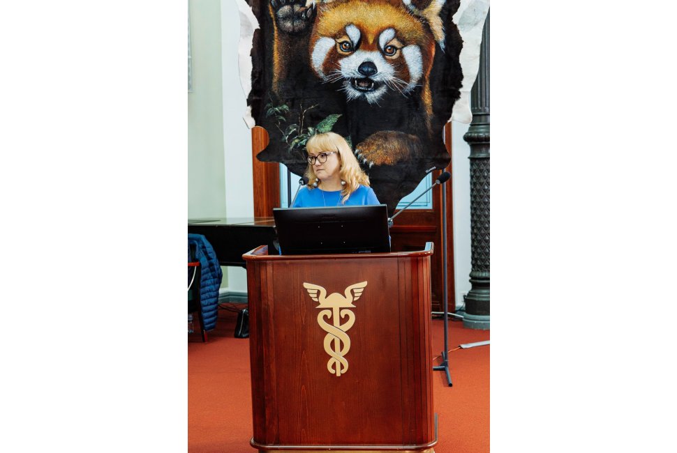 Листопадова